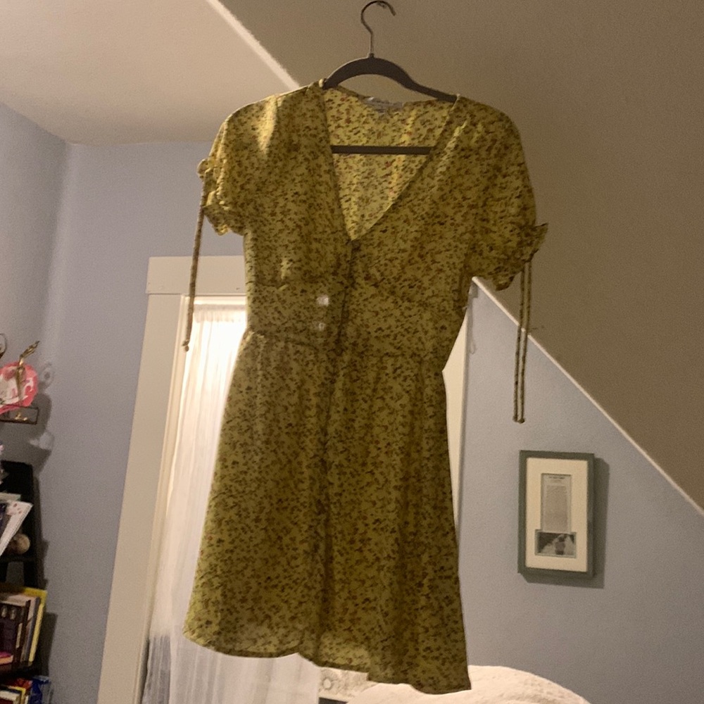 Purple snow great shape, yellow dress with roses. Size small, women.